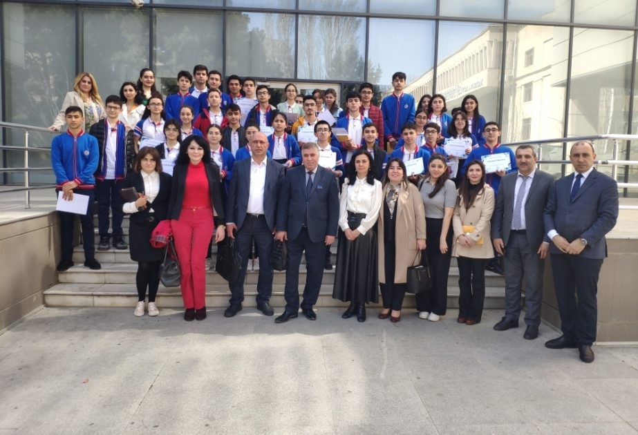Şagirdlər Azərbaycan dili fənni üzrə biliklərini sınayıblar