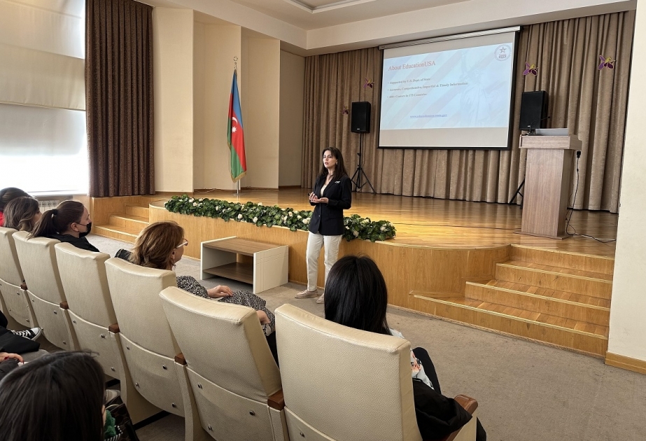 Tələbələrə ABŞ universitetlərinə qəbul qaydaları barədə məlumat verilib