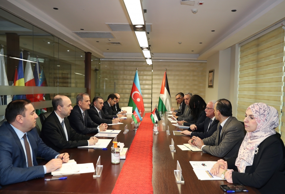 Les ministres des Affaires étrangères azerbaïdjanais et palestinien s’entretiennent à Ramallah