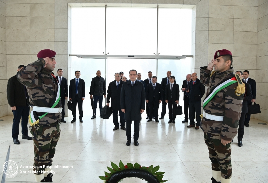 Nazir Ceyhun Bayramov Fələstin azadlıq hərəkatının lideri Yasir Ərafatın ev-muzeyini ziyarət edib