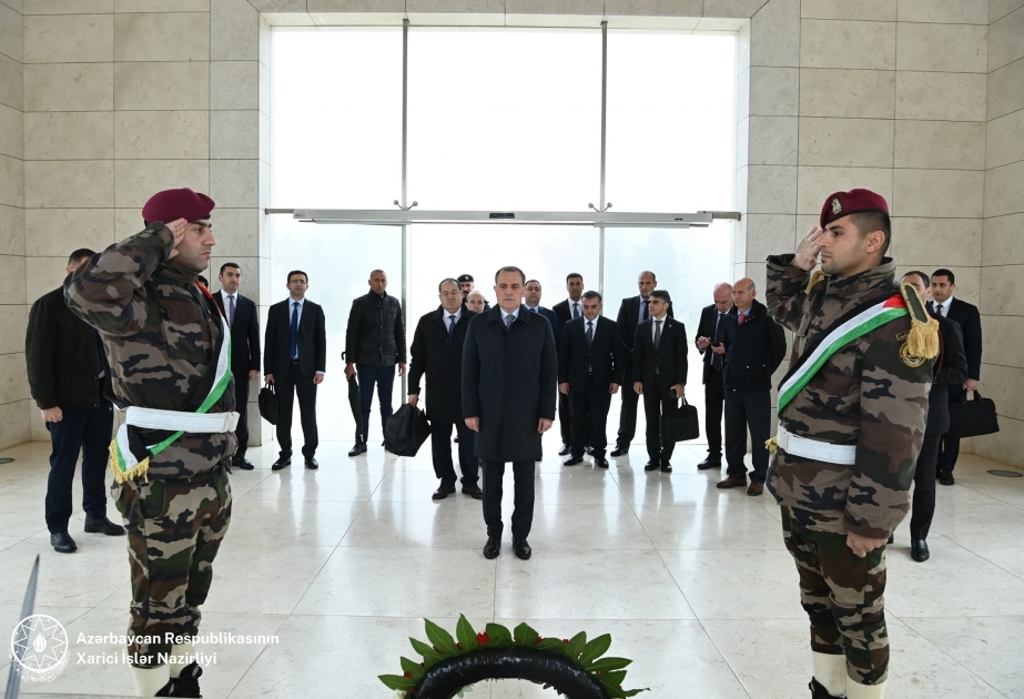 Azerbaijani FM visits Yasser Arafat Museum