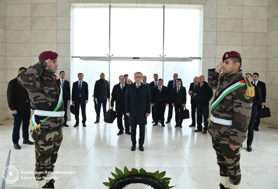 Aserbaidschanischer Außenminister besucht Jassir-Museum in Ramallah