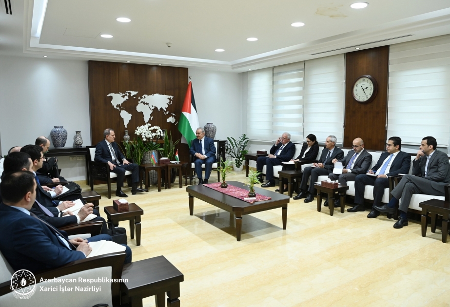 Le ministre azerbaïdjanais des Affaires étrangères rencontre le Premier ministre palestinien