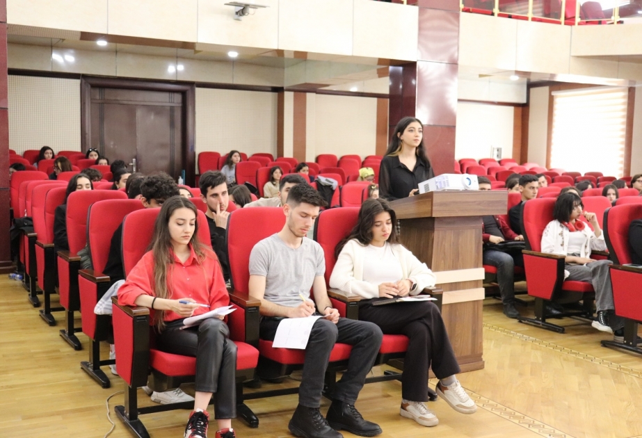 BDU: Debat turnirinin qalibləri mükafatlandırılıb