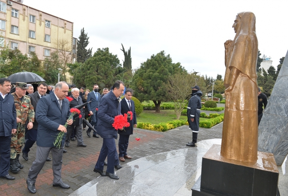 Lənkəranda soyqırımı qurbanlarının xatirəsinə ucaldılmış abidə ziyarət edilib