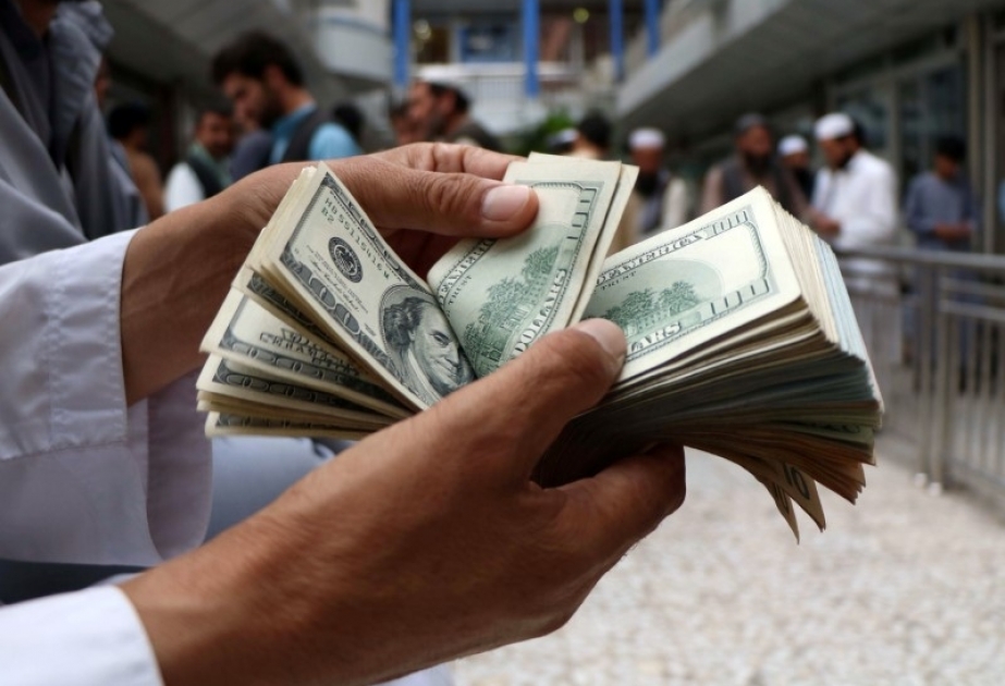 Aprelin 4-nə USD/AZN rəsmi məzənnəsi