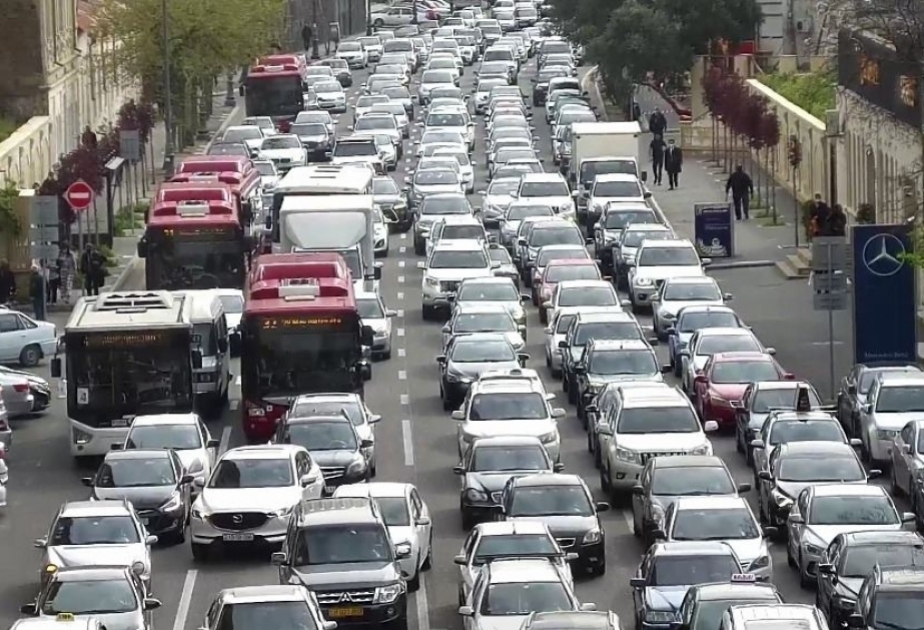 Paytaxtın müxtəlif ərazilərində avtobusların hərəkət intervalında gecikmələr var