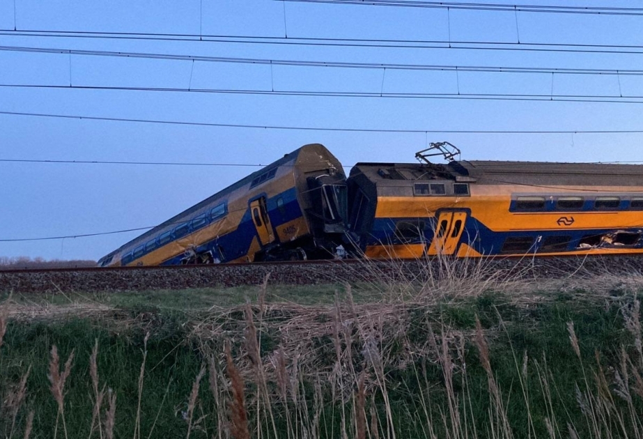 В Нидерландах потерпел крушение пассажирский поезд ВИДЕО