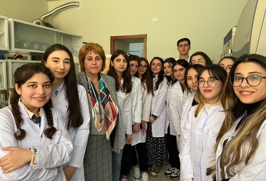 BDU-nun tələbələri Molekulyar Biologiya və Biotexnologiyalar İnstitutunun laboratoriyalarında