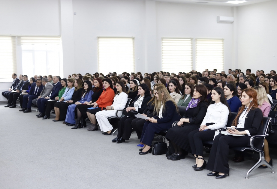 Azərbaycan dili və ədəbiyyat müəllimləri sertifikatlaşdırılma imtahanı barədə məlumatlandırılıblar