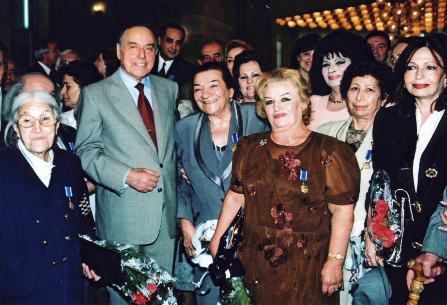 Xalqa bağışlanmış ömürdən anlar: 1998-ci ilin avqustu