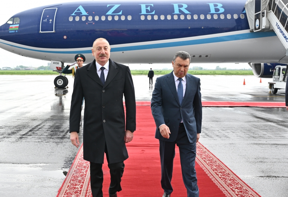 Presidente de Azerbaiyán arribó a Tayikistán en visita de Estado