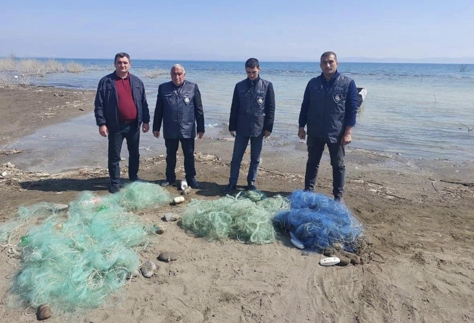 "Hövzələri sintetik torlardan birlikdə təmizləyək" aksiyası çərçivəsində torların yığışdırılması davam edir