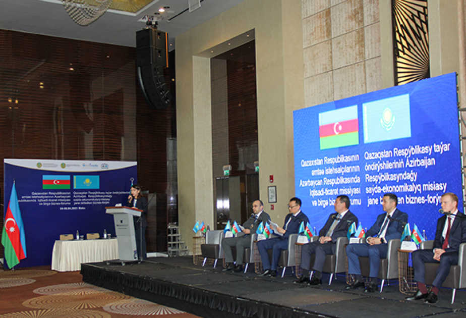Подписаны договоры между азербайджанскими и казахстанскими компаниями
