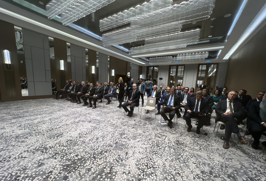 Azerbaijan Airlines orders 12 A320neo Family aircraft