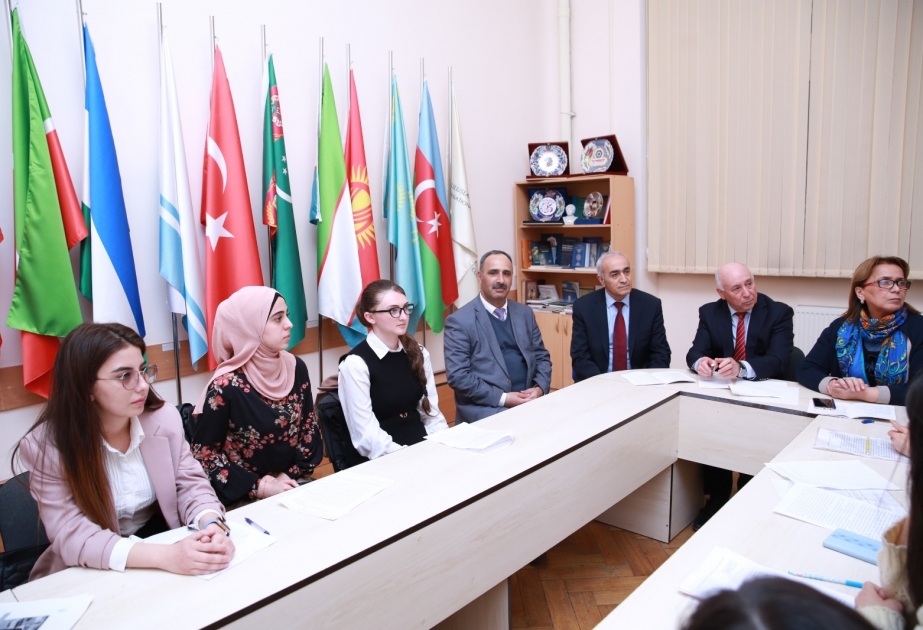 Magistrantların respublika elmi konfransı oz işinə başlayıb