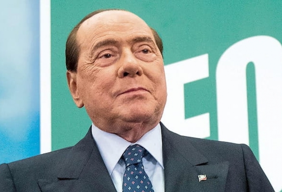 Həkimlər: Silvio Berluskoni ağciyər infeksiyası diaqnozu ilə reanimasiya şöbəsində müalicə olunur