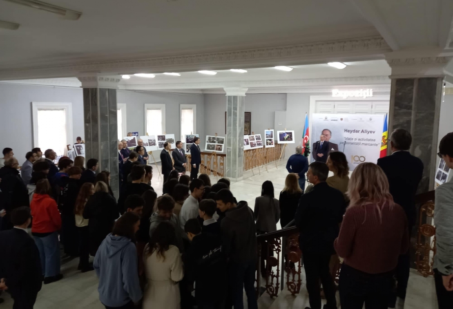 Moldovada Ulu Öndər Heydər Əliyevin 100 illik yubileyinə həsr olunan sərgi açılıb