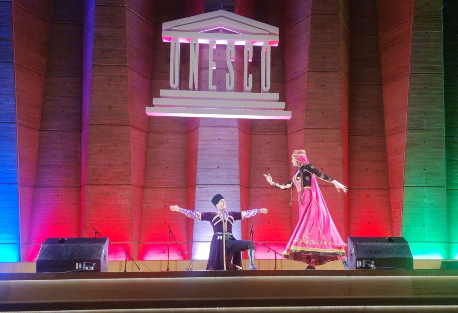 UNESCO-nun mənzil-qərargahında “İpək Yolu” ölkələrinin konsert proqramı təqdim olunub VİDEO