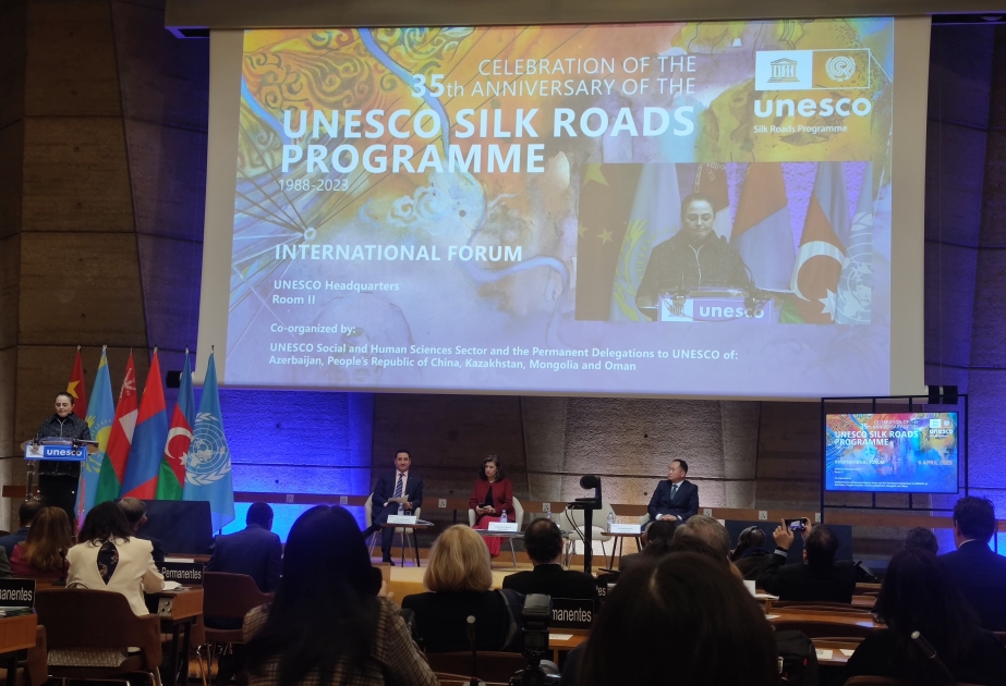 Se discute la contribución de Azerbaiyán al Programa de la Ruta de la Seda de la UNESCO