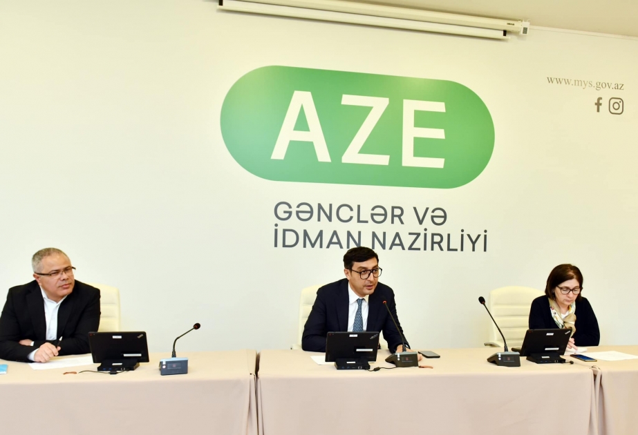 Fərid Qayıbov bu il ölkəmizi beynəlxalq tədbirlərdə təmsil etmiş gənclərlə görüşüb