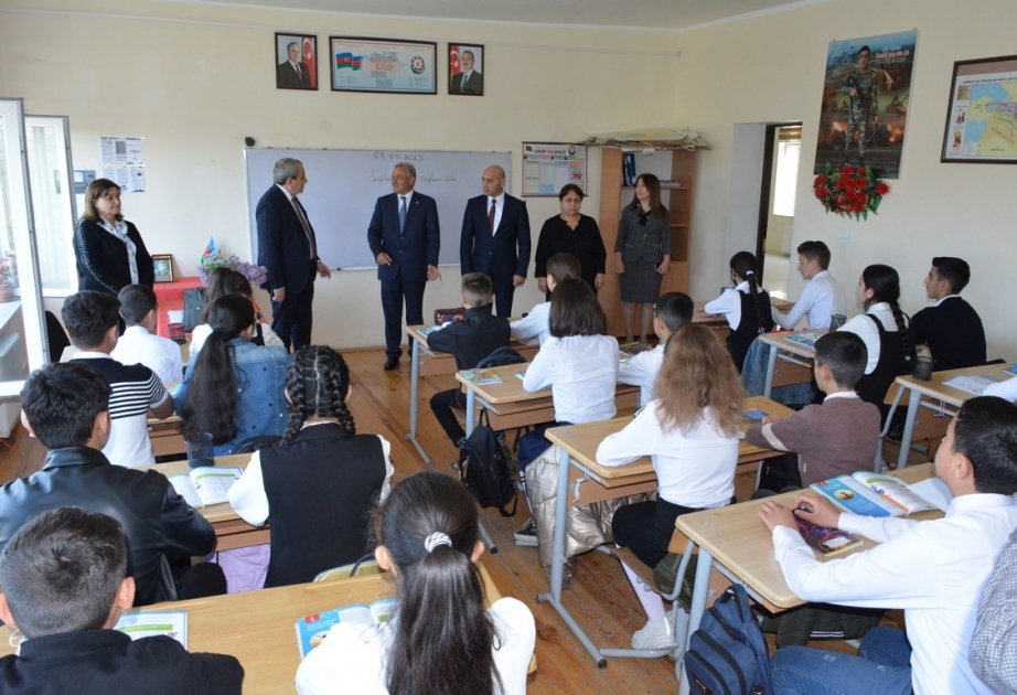 BDU alimləri Tərtər məktəblilərinə Ümummilli Lider Heydər Əliyevin irsi ilə bağlı mühazirə deyiblər
