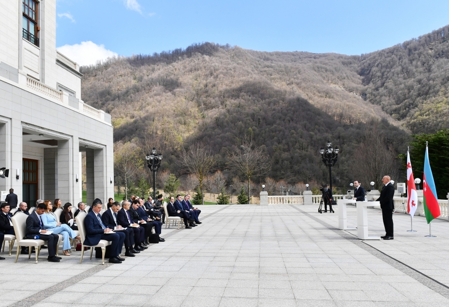 Le président de la République : La Géorgie et l’Azerbaïdjan travaillent avec succès sur la mise en œuvre du Couloir médian