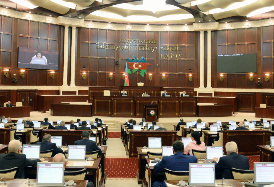 Milli Məclisin plenar iclasında 20 məsələ müzakirə olunub