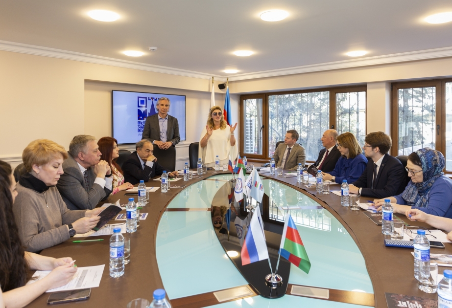 Bakıdakı Rus Evində ali məktəblər arasında qarşılıqlı fəaliyyət mövzusunda tədbir keçirilib
