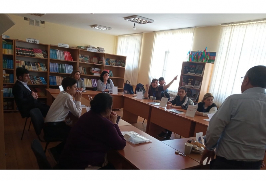 Məktəbin həyatında icmanın roluna dair müzakirələr aparılıb