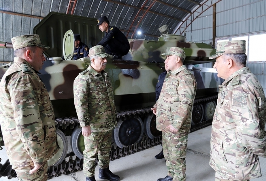 Verteidigungsminister Hasanov inspiziert neue militärische Objekte in befreiten Gebieten VIDEO