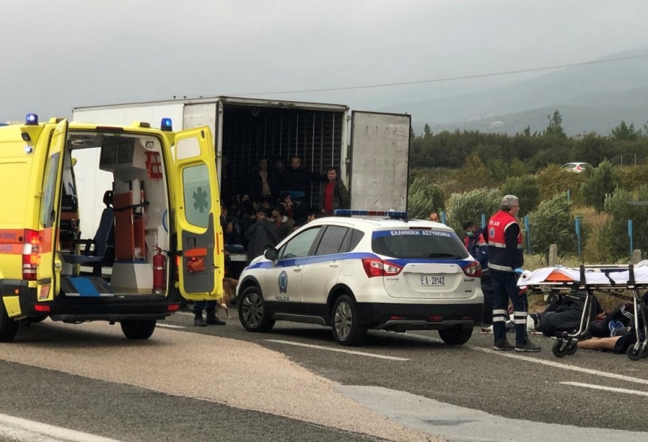 Avstriyada içərisində donmuş mühacirlər olan yük maşını aşkarlanıb