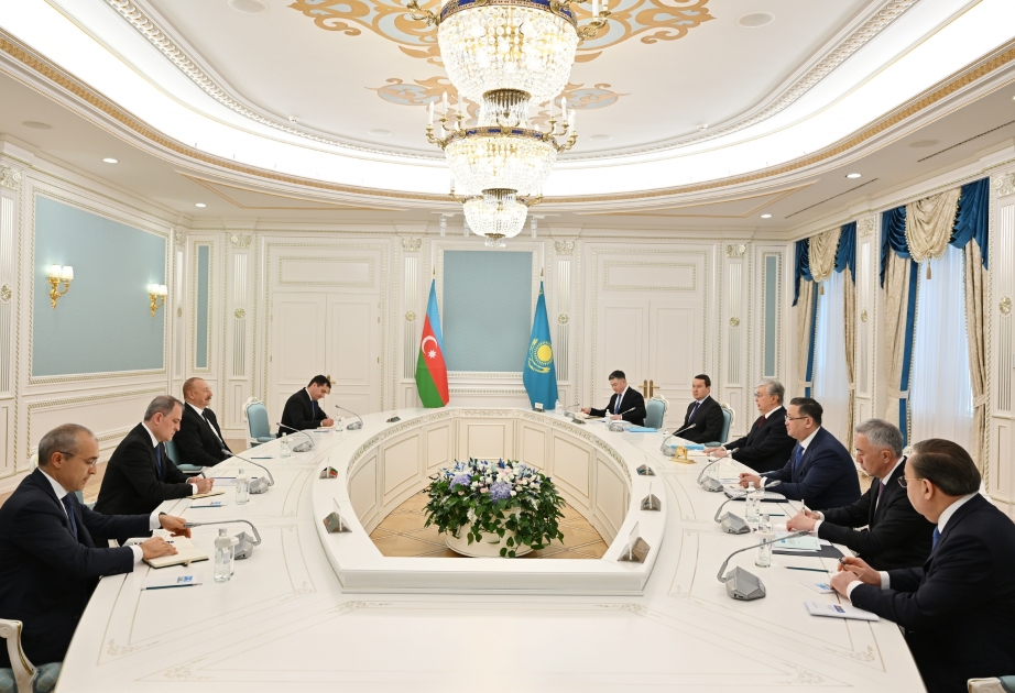 Comienza la reunión entre los Presidentes de Azerbaiyán y Kazajistán en formato limitado  ACTUALIZADO