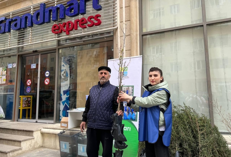 Növbəti “Tullantıları tinglərə dəyiş” aksiyasına uşaqdan böyüyə hər kəs qoşulub