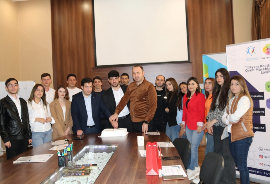Saatlıda “Foto Akademiya” layihəsində iştirak edən gənclərə sertifikatlar verilib