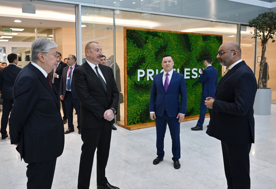Präsidenten von Aserbaidschan und Kasachstan besuchen Internationales Finanzzentrum Astana VIDEO
