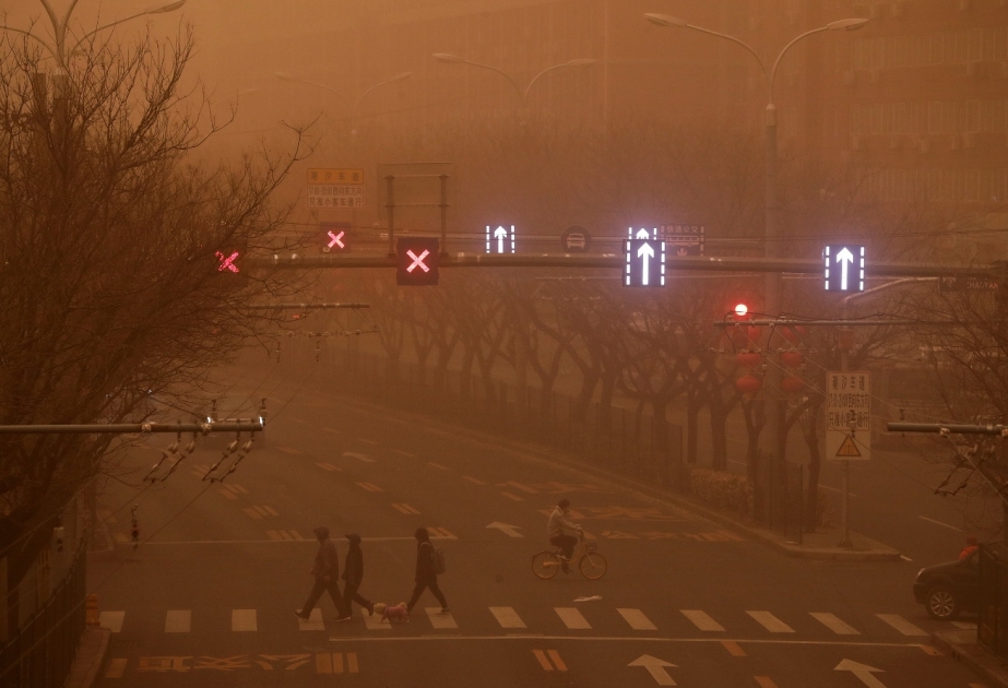 Çinin şimal bölgələrini toz dumanı bürüyüb VİDEO