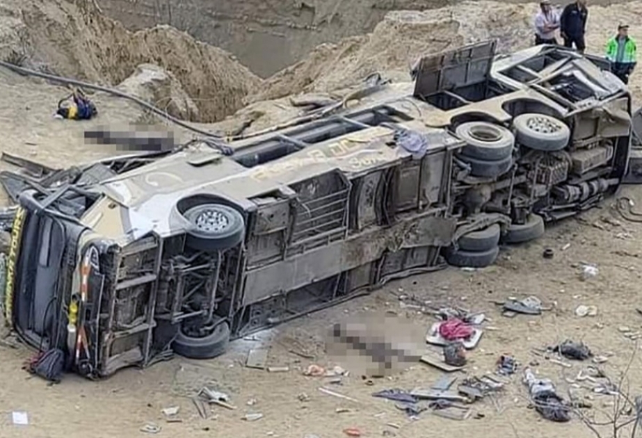 Peruda avtobus uçurumdan aşıb, 10 nəfər ölüb VİDEO