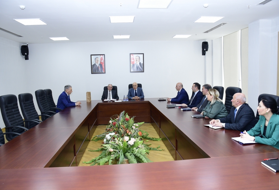 YAP Mərkəzi Aparatında partiyanın Veteranlar Şurasının üzvü Əli Həsənovun yubileyi münasibətilə görüş keçirilib
