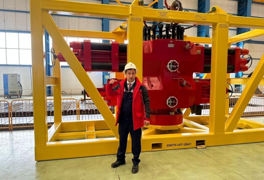 Grúa para plataformas marinas estacionarias producida por primera vez en Azerbaiyán