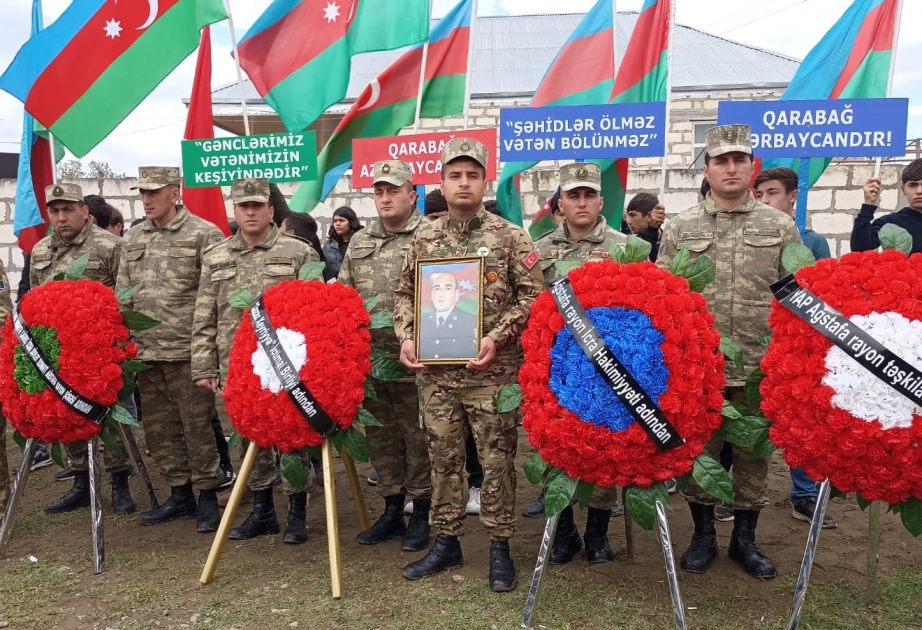 Şəhid Elşad Həsənov son mənzilə yola salınıb VİDEO