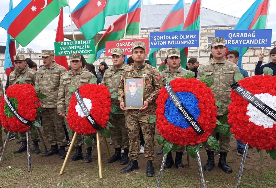 Шехид Эльшад Гасанов предан земле