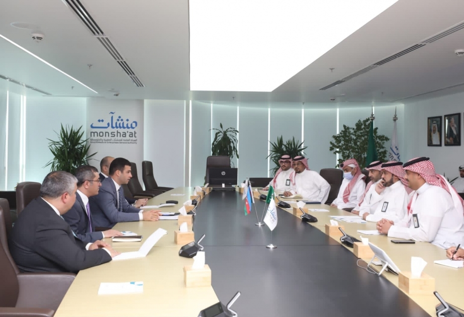 بحث توسيع التعاون مع الشركات الصغيرة والمتوسطة في المملكة العربية السعودية
