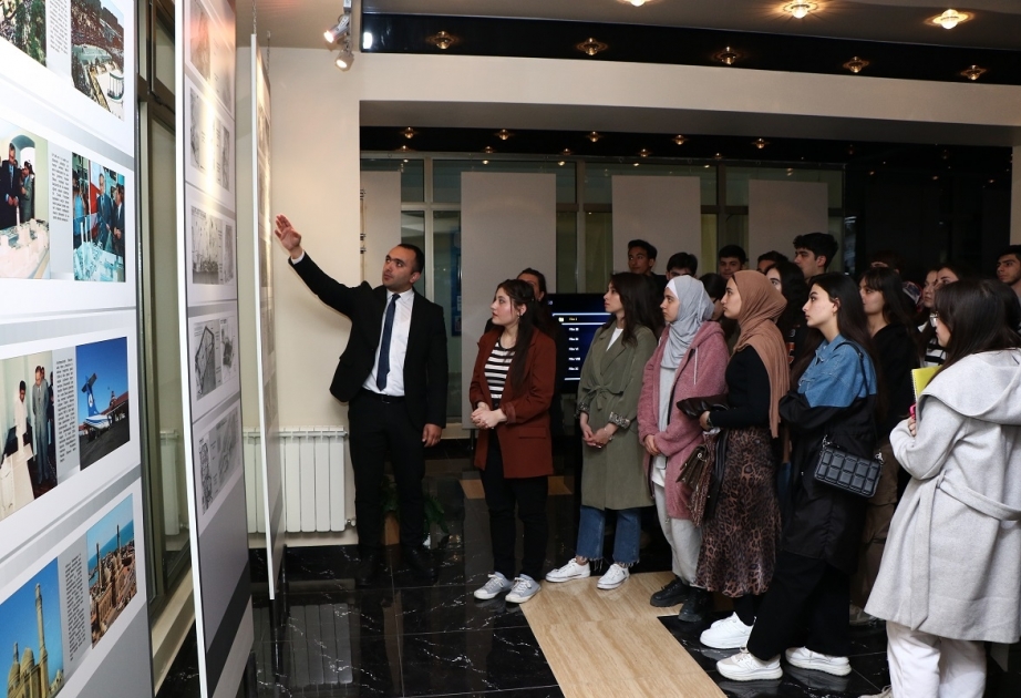 Tələbələr Ulu Öndərin həyat və fəaliyyətini əks etdirən materiallarla tanış olublar
