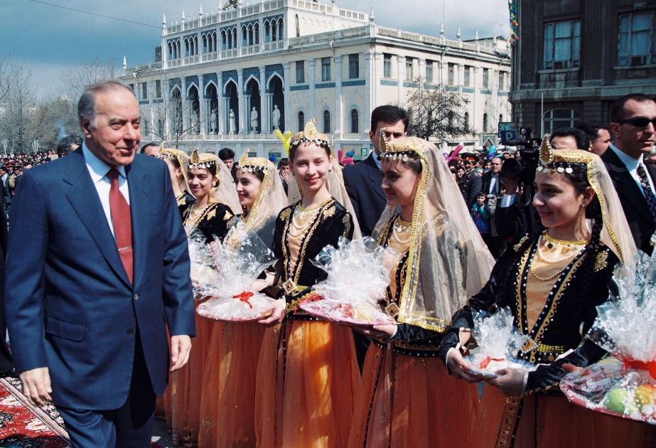 Moments of life given to the people: March 1998