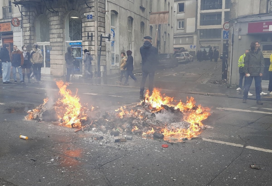 Fransada nümayişçilər ilə polis arasında toqquşma olub, yaralananlar var