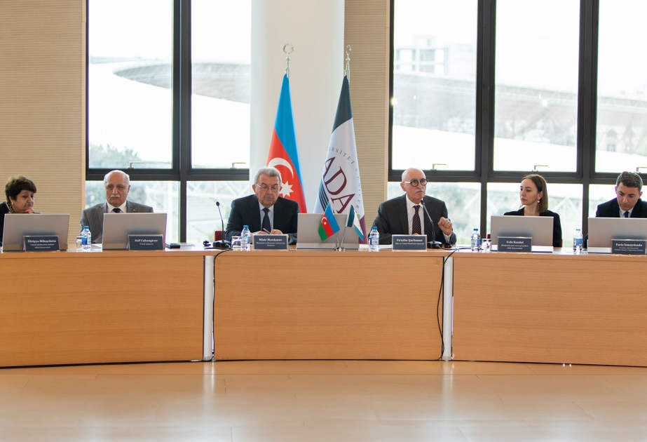 Müstəqillik dövrümüzün ilk təhsil islahatları ilə bağlı müzakirə keçirilib