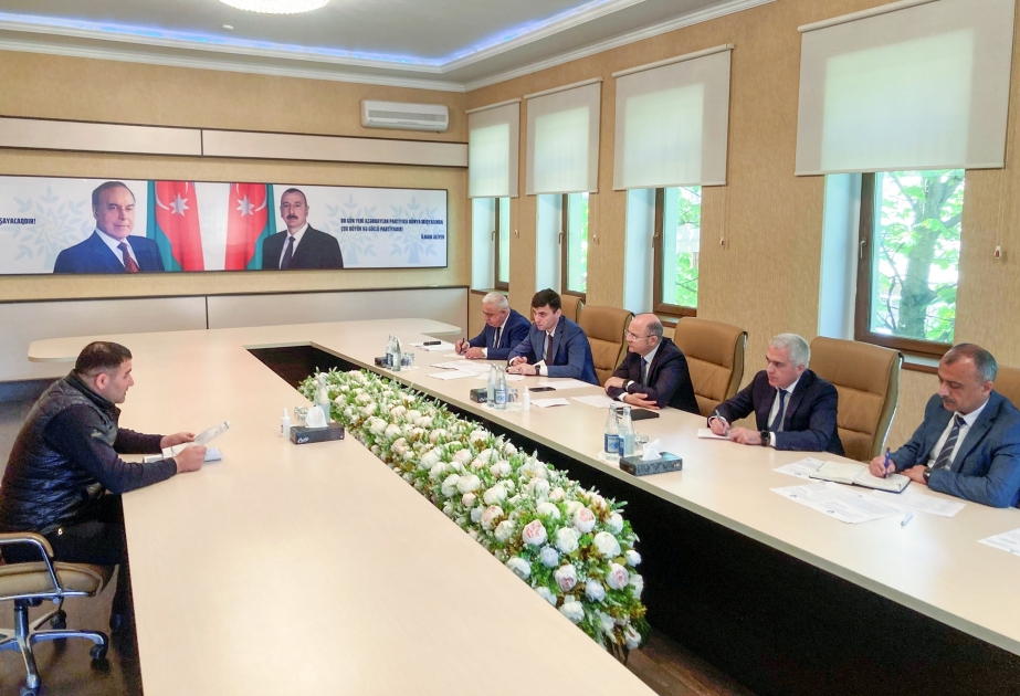 Energetika naziri Şamaxıda vətəndaşlarla görüşüb