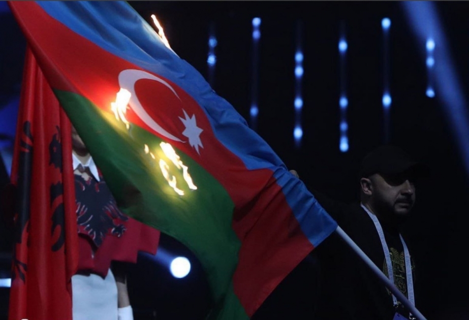 Ermənistanda Avropa çempionatının açılışında Azərbaycan bayrağı yandırılıb  FOTO VİDEO