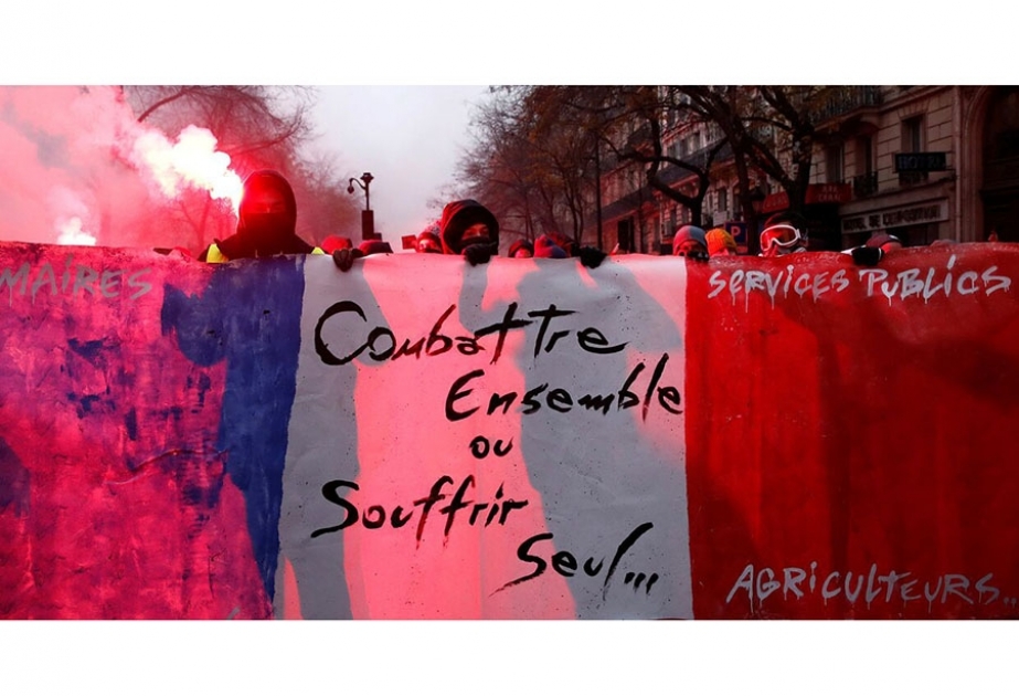 В Париже задержаны свыше 100 митингующих, протестующих против пенсионной реформы